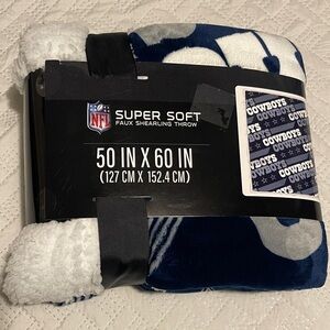 NFL Dallas Cowboys Super Soft Throw Blanket - Blue and White